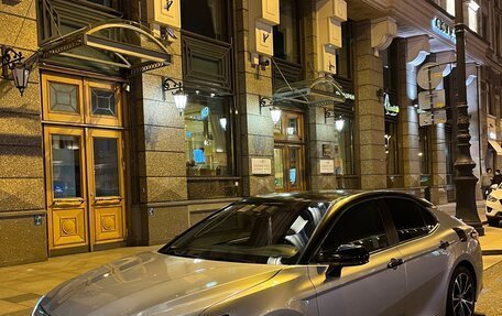 Toyota Camry, 2017 год, 2 255 000 рублей, 2 фотография