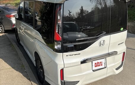 Honda Stepwgn IV, 2019 год, 2 350 000 рублей, 5 фотография