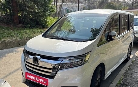 Honda Stepwgn IV, 2019 год, 2 350 000 рублей, 2 фотография