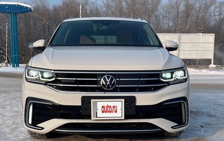 Volkswagen Tiguan II, 2021 год, 3 270 000 рублей, 4 фотография