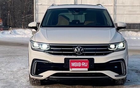 Volkswagen Tiguan II, 2021 год, 3 270 000 рублей, 3 фотография