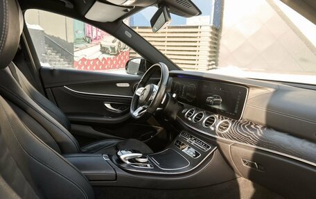 Mercedes-Benz E-Класс, 2018 год, 3 420 000 рублей, 6 фотография