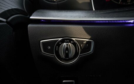 Mercedes-Benz E-Класс, 2018 год, 3 420 000 рублей, 14 фотография