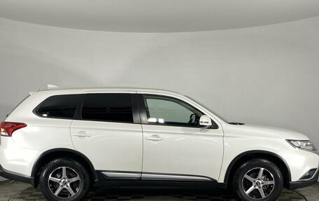 Mitsubishi Outlander III рестайлинг 3, 2019 год, 2 200 000 рублей, 3 фотография