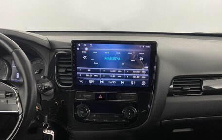 Mitsubishi Outlander III рестайлинг 3, 2019 год, 2 200 000 рублей, 10 фотография