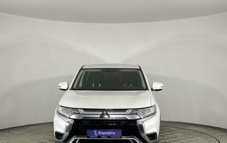Mitsubishi Outlander III рестайлинг 3, 2019 год, 2 200 000 рублей, 14 фотография