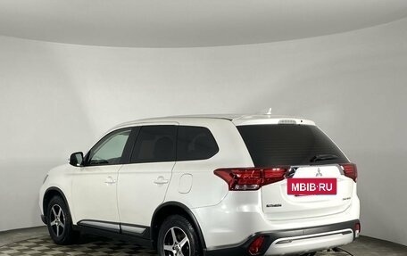 Mitsubishi Outlander III рестайлинг 3, 2019 год, 2 200 000 рублей, 18 фотография