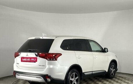 Mitsubishi Outlander III рестайлинг 3, 2019 год, 2 200 000 рублей, 17 фотография