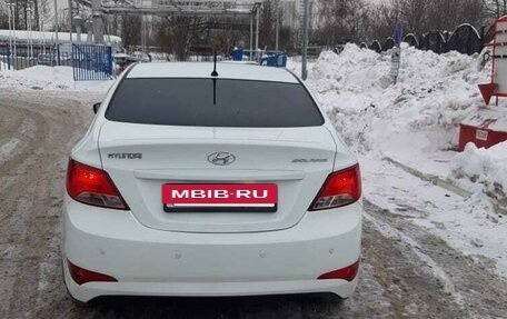 Hyundai Solaris II рестайлинг, 2015 год, 900 000 рублей, 3 фотография