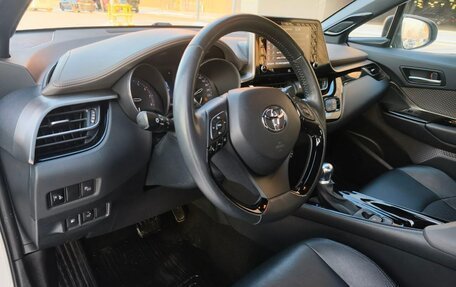 Toyota C-HR I рестайлинг, 2019 год, 2 590 000 рублей, 12 фотография