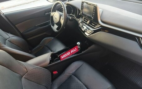 Toyota C-HR I рестайлинг, 2019 год, 2 590 000 рублей, 13 фотография