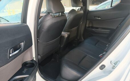 Toyota C-HR I рестайлинг, 2019 год, 2 590 000 рублей, 22 фотография