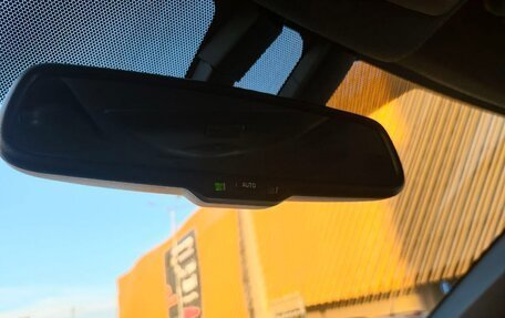 Toyota C-HR I рестайлинг, 2019 год, 2 590 000 рублей, 26 фотография