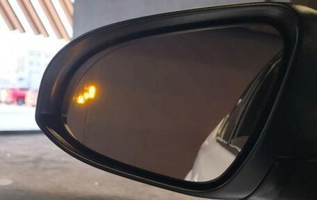 Toyota C-HR I рестайлинг, 2019 год, 2 590 000 рублей, 28 фотография