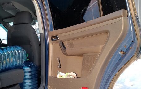 Volkswagen Touran III, 2005 год, 400 000 рублей, 2 фотография