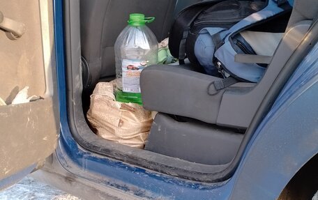 Volkswagen Touran III, 2005 год, 400 000 рублей, 6 фотография