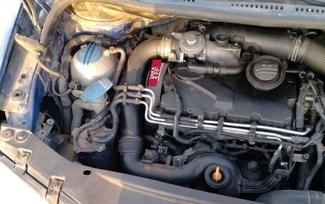 Volkswagen Touran III, 2005 год, 400 000 рублей, 10 фотография