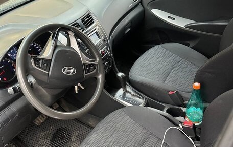 Hyundai Solaris II рестайлинг, 2015 год, 680 000 рублей, 4 фотография