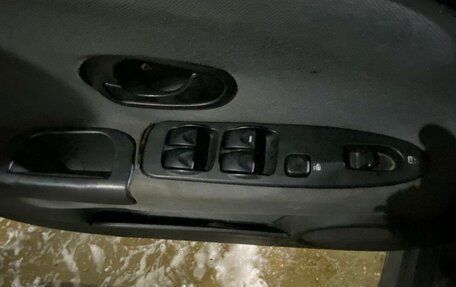 Mitsubishi Carisma I, 2003 год, 245 000 рублей, 17 фотография