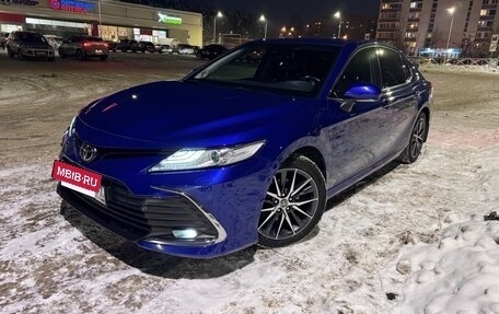 Toyota Camry, 2021 год, 3 720 000 рублей, 5 фотография