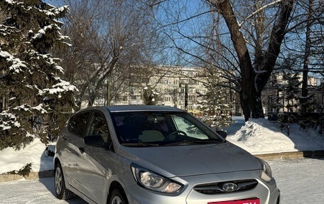 Hyundai Solaris II рестайлинг, 2013 год, 970 000 рублей, 1 фотография