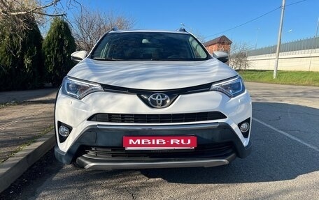 Toyota RAV4, 2018 год, 2 875 000 рублей, 4 фотография
