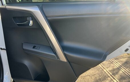 Toyota RAV4, 2018 год, 2 875 000 рублей, 12 фотография