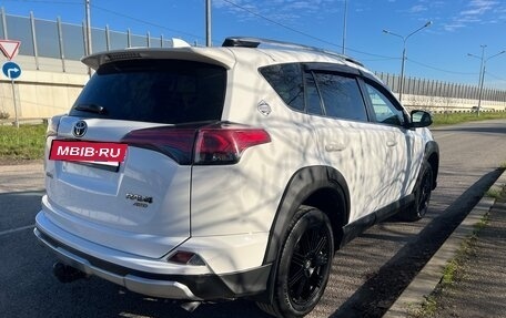 Toyota RAV4, 2018 год, 2 875 000 рублей, 6 фотография