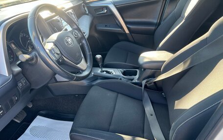 Toyota RAV4, 2018 год, 2 875 000 рублей, 15 фотография