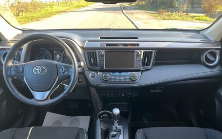 Toyota RAV4, 2018 год, 2 875 000 рублей, 14 фотография