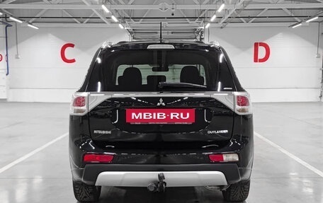 Mitsubishi Outlander III рестайлинг 3, 2014 год, 1 523 000 рублей, 6 фотография