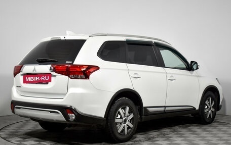 Mitsubishi Outlander III рестайлинг 3, 2021 год, 2 270 000 рублей, 5 фотография