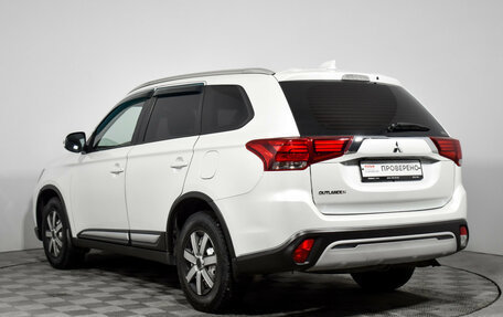 Mitsubishi Outlander III рестайлинг 3, 2021 год, 2 270 000 рублей, 7 фотография