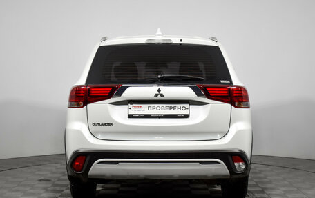 Mitsubishi Outlander III рестайлинг 3, 2021 год, 2 270 000 рублей, 6 фотография