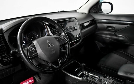 Mitsubishi Outlander III рестайлинг 3, 2021 год, 2 270 000 рублей, 9 фотография