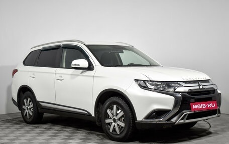 Mitsubishi Outlander III рестайлинг 3, 2021 год, 2 270 000 рублей, 3 фотография