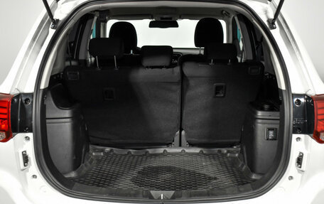 Mitsubishi Outlander III рестайлинг 3, 2021 год, 2 270 000 рублей, 19 фотография