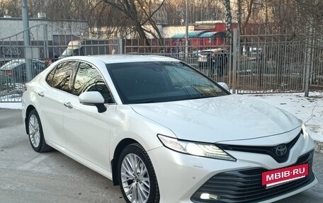 Toyota Camry, 2019 год, 2 750 000 рублей, 2 фотография