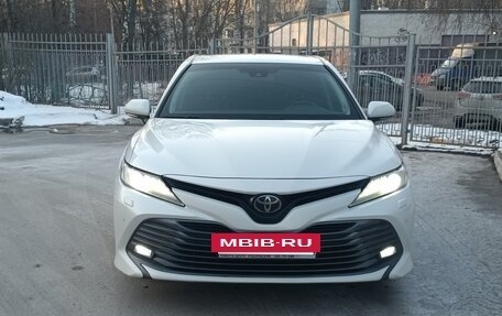 Toyota Camry, 2019 год, 2 750 000 рублей, 4 фотография