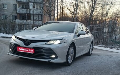 Toyota Camry, 2019 год, 2 750 000 рублей, 1 фотография
