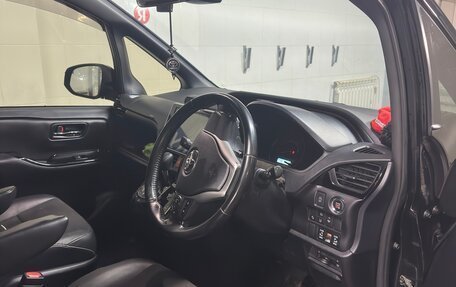 Toyota Noah III, 2018 год, 2 100 000 рублей, 6 фотография