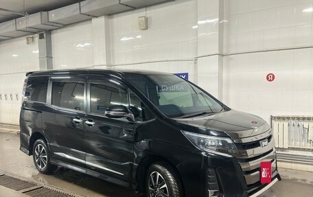 Toyota Noah III, 2018 год, 2 100 000 рублей, 4 фотография