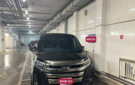 Toyota Noah III, 2018 год, 2 100 000 рублей, 5 фотография