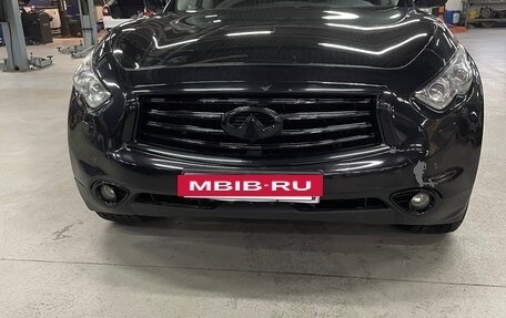Infiniti QX70, 2014 год, 2 100 000 рублей, 2 фотография