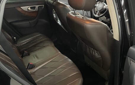 Infiniti QX70, 2014 год, 2 100 000 рублей, 12 фотография