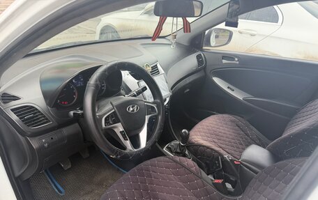 Hyundai Solaris II рестайлинг, 2014 год, 630 000 рублей, 5 фотография