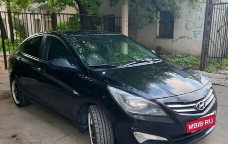 Hyundai Solaris II рестайлинг, 2014 год, 720 000 рублей, 2 фотография