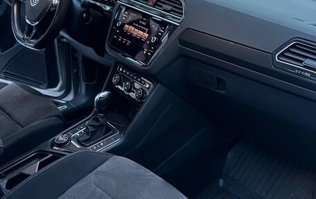 Volkswagen Tiguan II, 2018 год, 2 990 000 рублей, 15 фотография