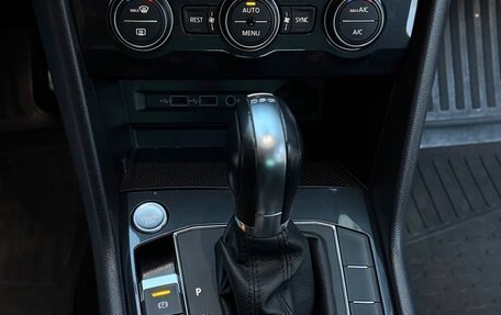 Volkswagen Tiguan II, 2018 год, 2 990 000 рублей, 10 фотография