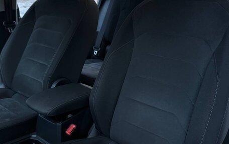 Volkswagen Tiguan II, 2018 год, 2 990 000 рублей, 16 фотография